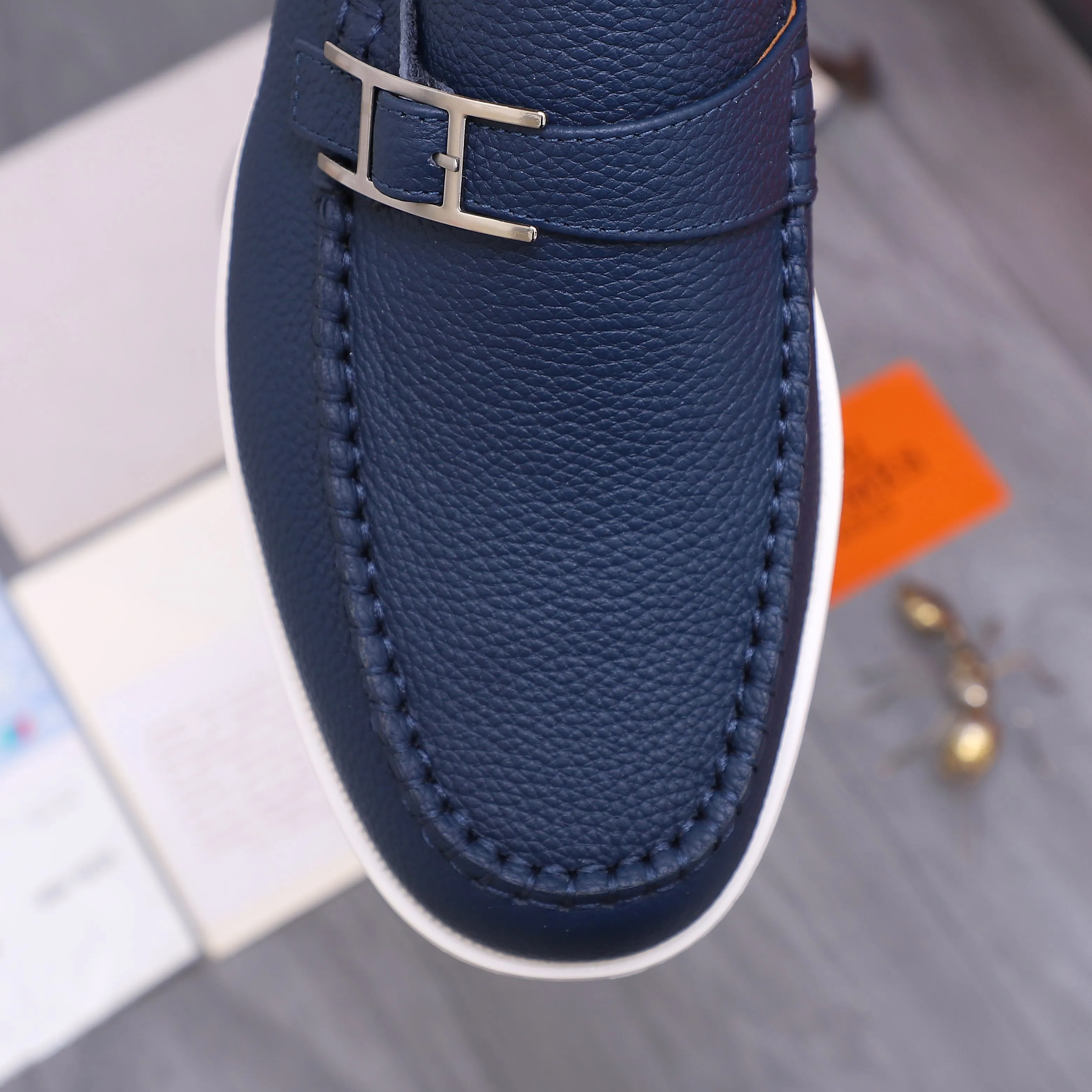 Men's shoes 💰p560 Product trademark: HERMES "Hermes" casual slip-on men's shoes. Regular size: 38-46 (45.46 is custom-made and non-returnable) Product materials: Selected pebbled cowhide upper, cowhide lining, original foam rubber ultra-light sole